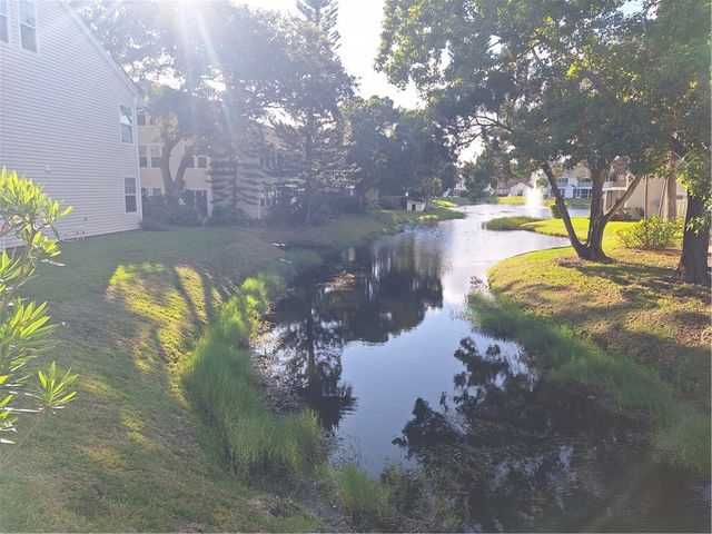 1914 Westminster Circle 13-4, Vero Beach, FL 32966