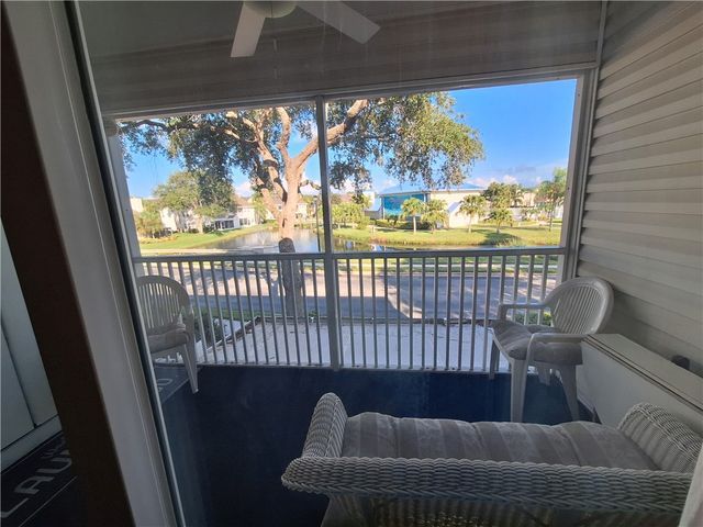 1914 Westminster Circle 13-4, Vero Beach, FL 32966