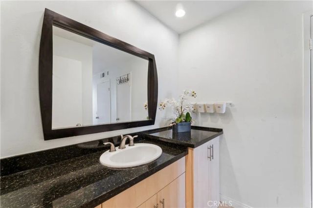7826 Topanga Canyon 220, Canoga Park, CA 91304