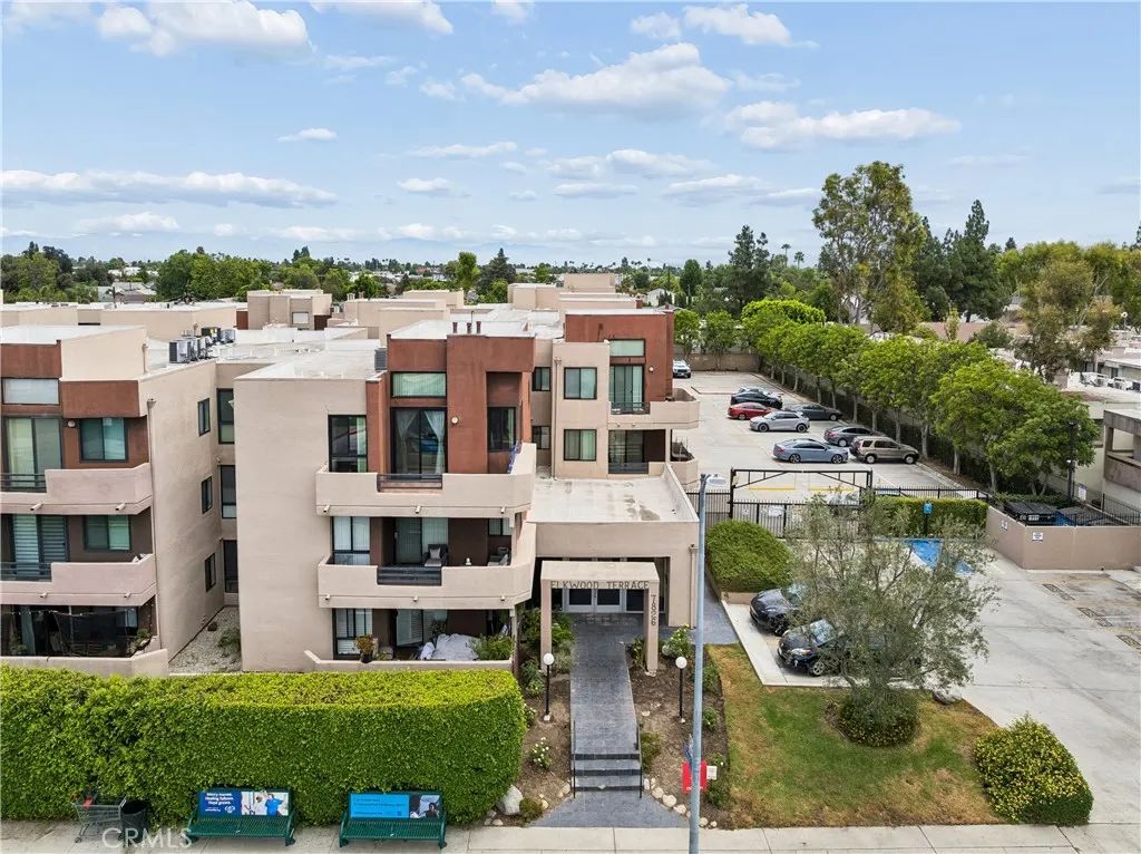 7826 Topanga Canyon 220, Canoga Park, CA 91304
