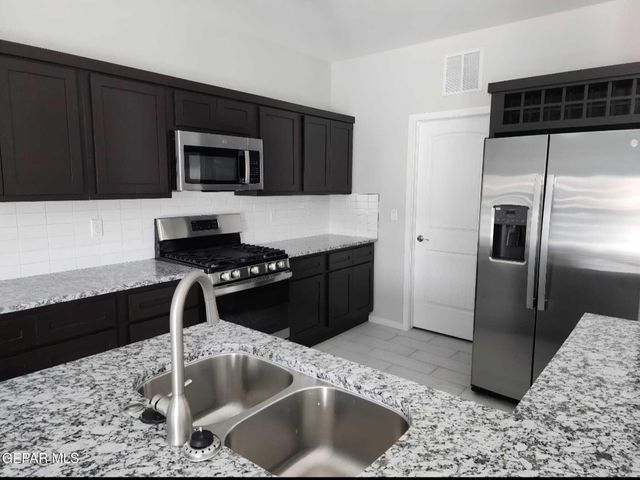 1747 EASED, El Paso, TX 79928