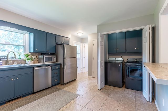 2727 Roscommon Drive, Fort Wayne, IN 46805