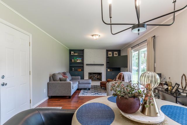 2727 Roscommon Drive, Fort Wayne, IN 46805