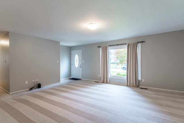 2727 Roscommon Drive, Fort Wayne, IN 46805