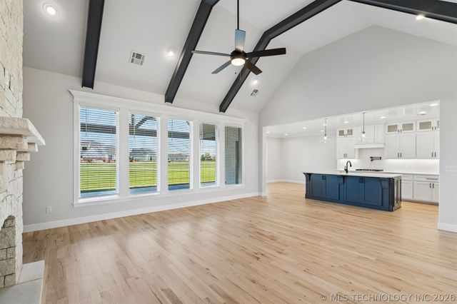 31411 E Two Socks Drive, Broken Arrow, OK 74014