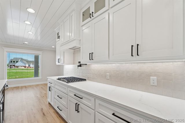 31411 E Two Socks Drive, Broken Arrow, OK 74014
