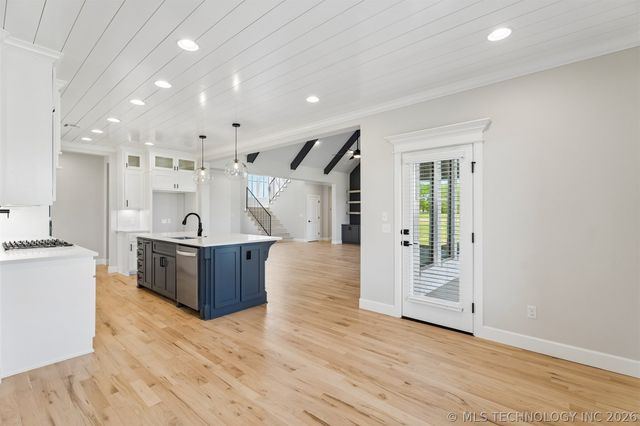 31411 E Two Socks Drive, Broken Arrow, OK 74014
