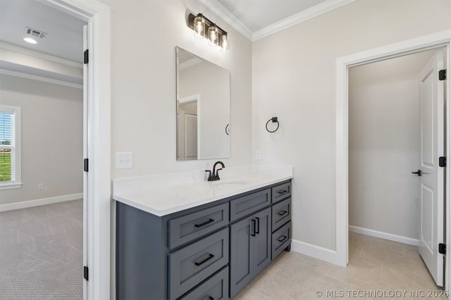 31411 E Two Socks Drive, Broken Arrow, OK 74014
