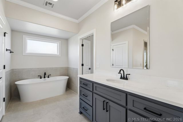 31411 E Two Socks Drive, Broken Arrow, OK 74014