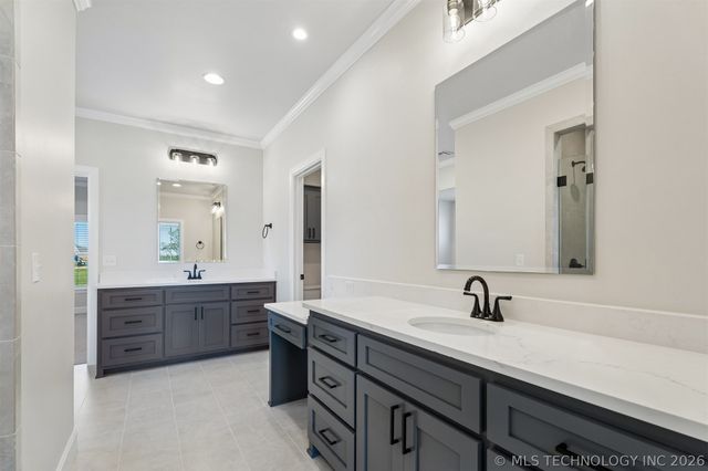 31411 E Two Socks Drive, Broken Arrow, OK 74014