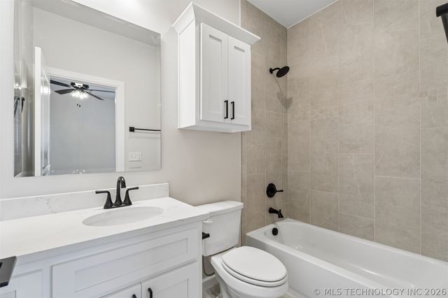 31411 E Two Socks Drive, Broken Arrow, OK 74014