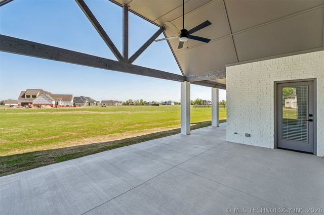 31411 E Two Socks Drive, Broken Arrow, OK 74014