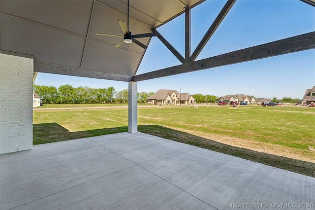 31411 E Two Socks Drive, Broken Arrow, OK 74014