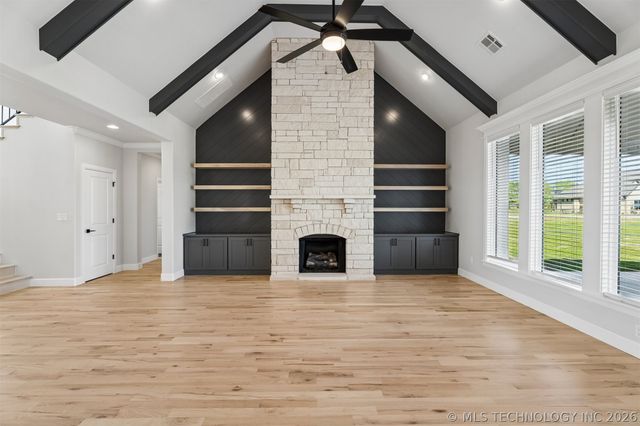 31411 E Two Socks Drive, Broken Arrow, OK 74014