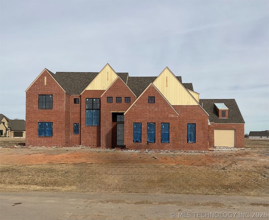 31411 E Two Socks Drive, Broken Arrow, OK 74014