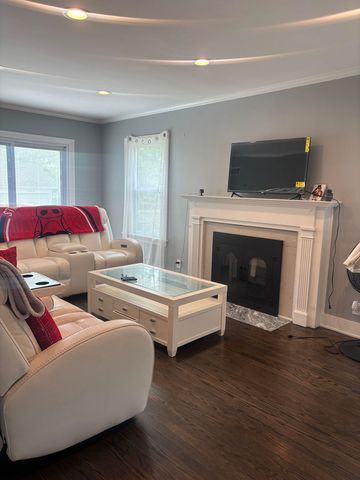 1511 S 9th Avenue, Maywood, IL 60153