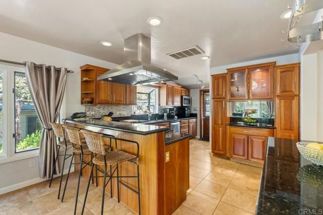 10880 Hess Drive, La Mesa, CA 91941