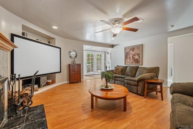 10880 Hess Drive, La Mesa, CA 91941