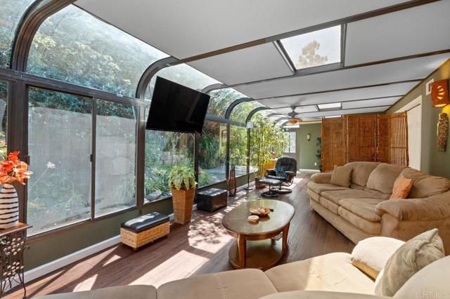 10880 Hess Drive, La Mesa, CA 91941