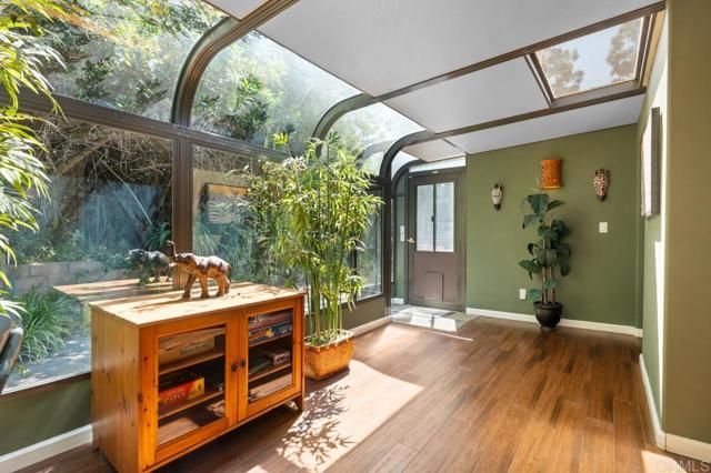 10880 Hess Drive, La Mesa, CA 91941