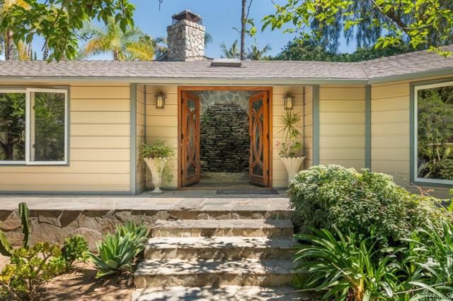 10880 Hess Drive, La Mesa, CA 91941