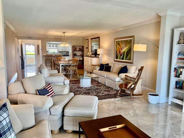 145 Atlantis Boulevard Ph4, Atlantis, FL 33462