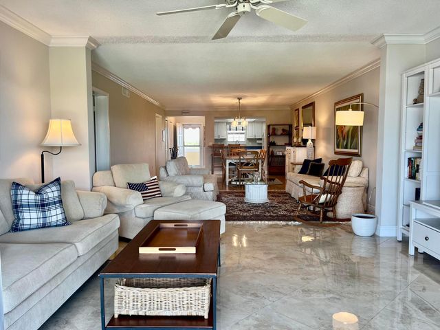 145 Atlantis Boulevard Ph4, Atlantis, FL 33462