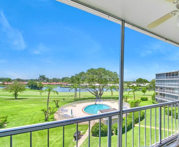 145 Atlantis Boulevard Ph4, Atlantis, FL 33462