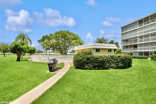 145 Atlantis Boulevard Ph4, Atlantis, FL 33462