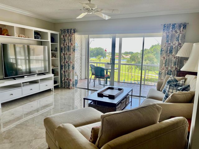 145 Atlantis Boulevard Ph4, Atlantis, FL 33462