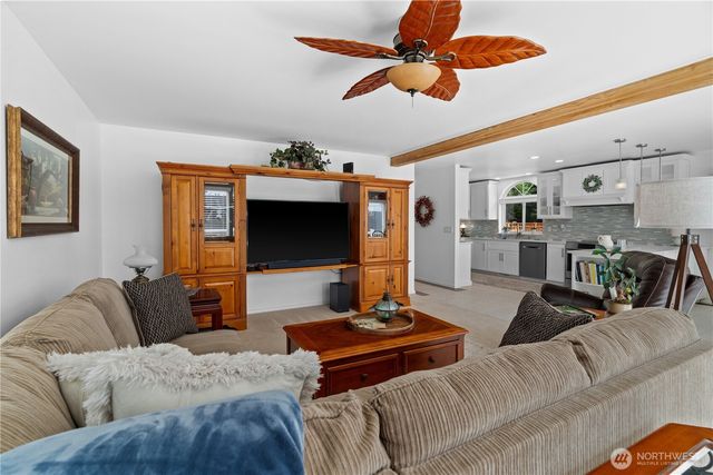 100 NE Alta Vista Drive, Belfair, WA 98528