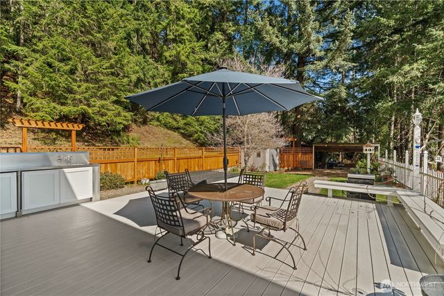 100 NE Alta Vista Drive, Belfair, WA 98528