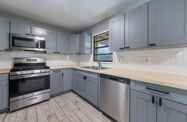 301 NW 51st St 0, Oakland Park, FL 33309