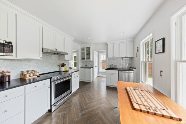 25 Raymond Street, Darien, CT 06820
