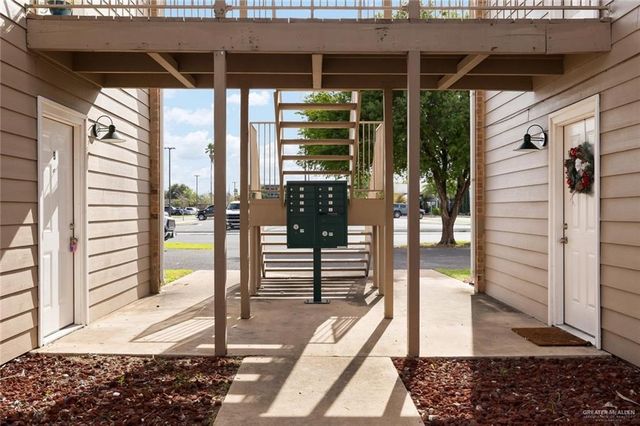 1006 W Kelly Avenue B, Pharr, TX 78577