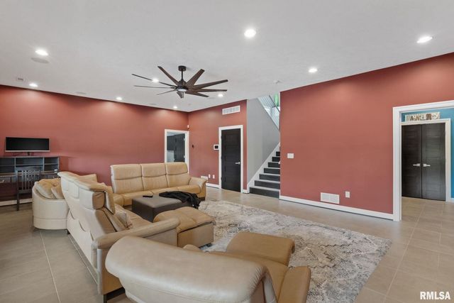 9901 US HWY 6, Geneseo, IL 61254