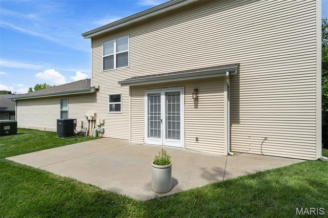 1328 Forest Creek Drive 1, St Peters, MO 63303