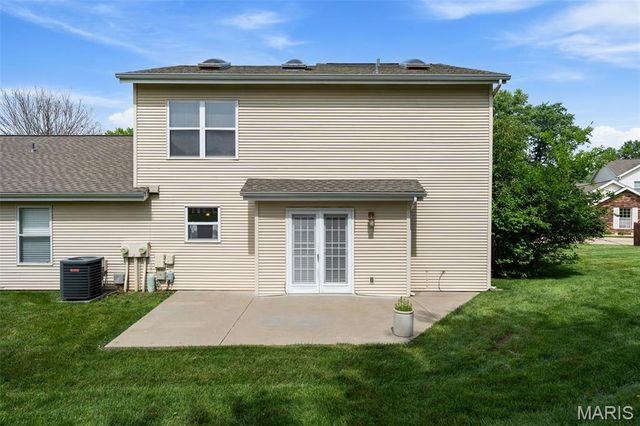1328 Forest Creek Drive 1, St Peters, MO 63303