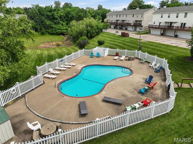 1328 Forest Creek Drive 1, St Peters, MO 63303
