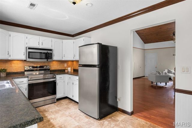 1328 Forest Creek Drive 1, St Peters, MO 63303