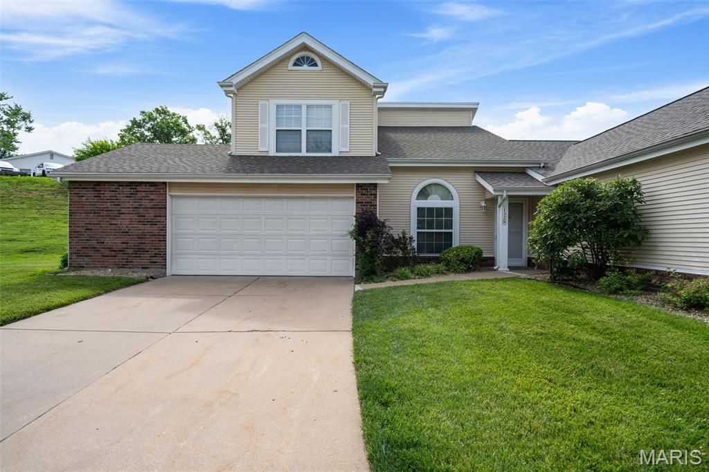 1328 Forest Creek Drive 1, St Peters, MO 63303