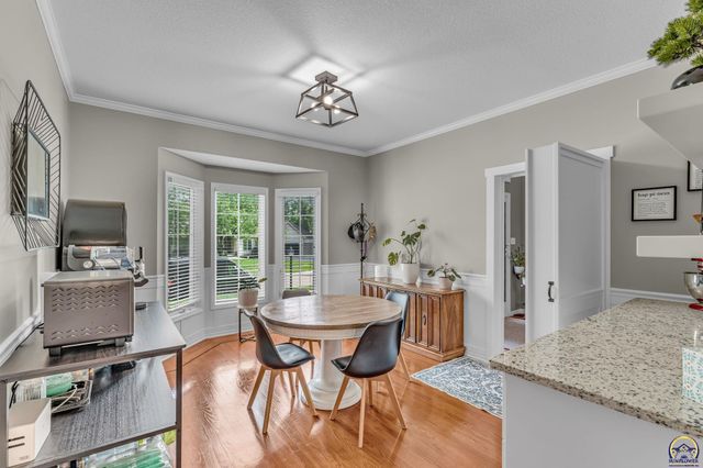 5737 SW Clarion LN, Topeka, KS 66610