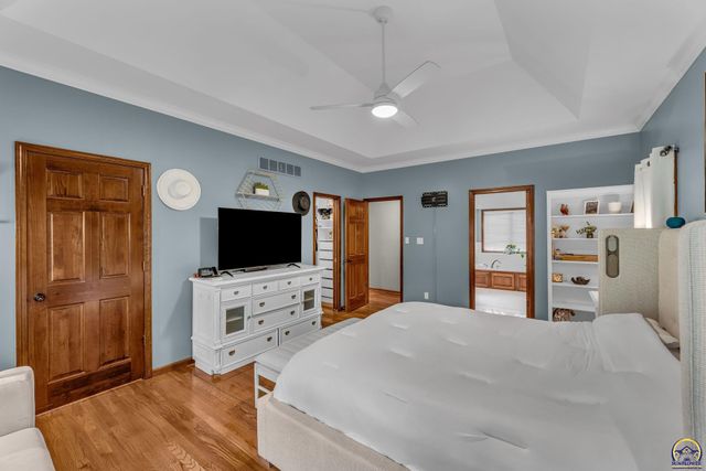 5737 SW Clarion LN, Topeka, KS 66610