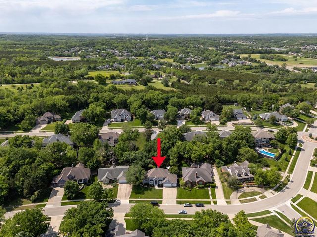 5737 SW Clarion LN, Topeka, KS 66610
