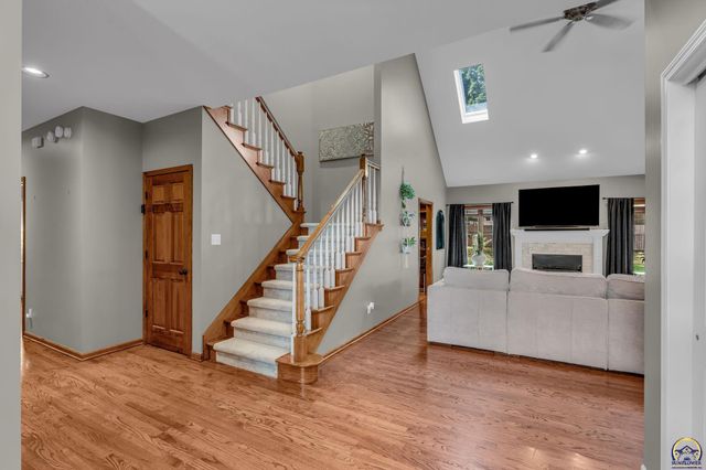 5737 SW Clarion LN, Topeka, KS 66610