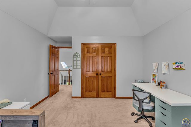 5737 SW Clarion LN, Topeka, KS 66610