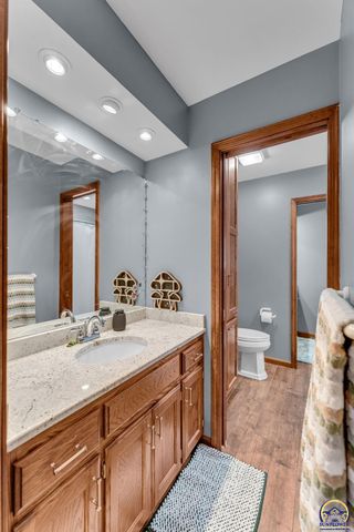 5737 SW Clarion LN, Topeka, KS 66610