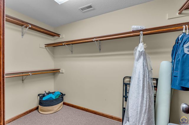 5737 SW Clarion LN, Topeka, KS 66610