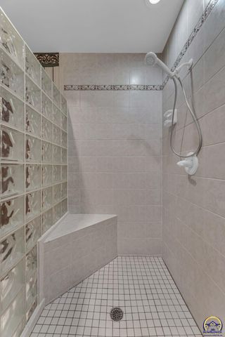 5737 SW Clarion LN, Topeka, KS 66610
