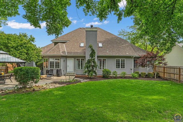 5737 SW Clarion LN, Topeka, KS 66610